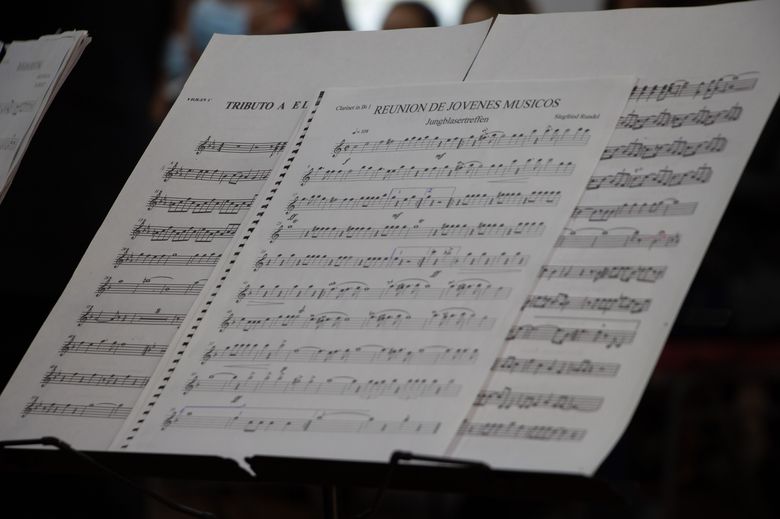 Estudiantes en práctica musical